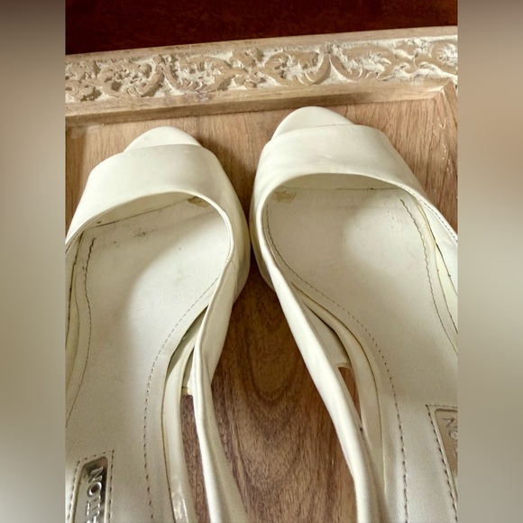 BCBGeneration White Peep-Toe Slingback Heels - Picture 3 of 6